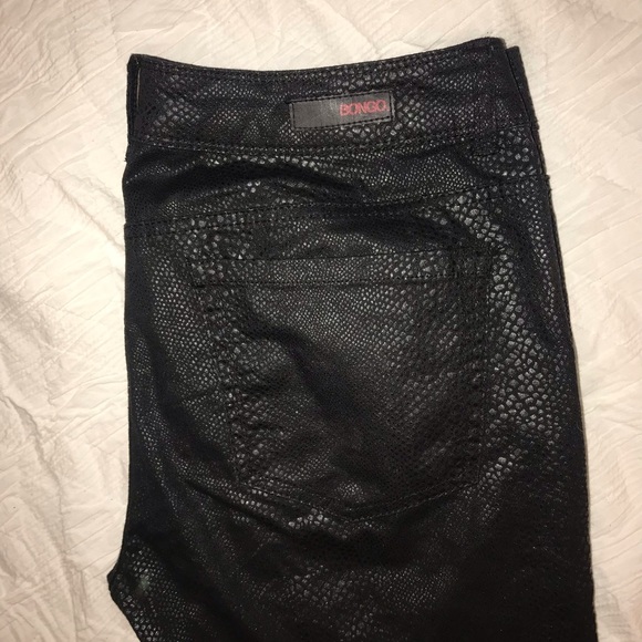 🖤🐊BLACK CROCODILE ROCK🐊🖤. ⭐️STAR PANTS⭐️ - Picture 3 of 8